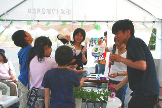 ���[�N�V���b�v�̗l�q